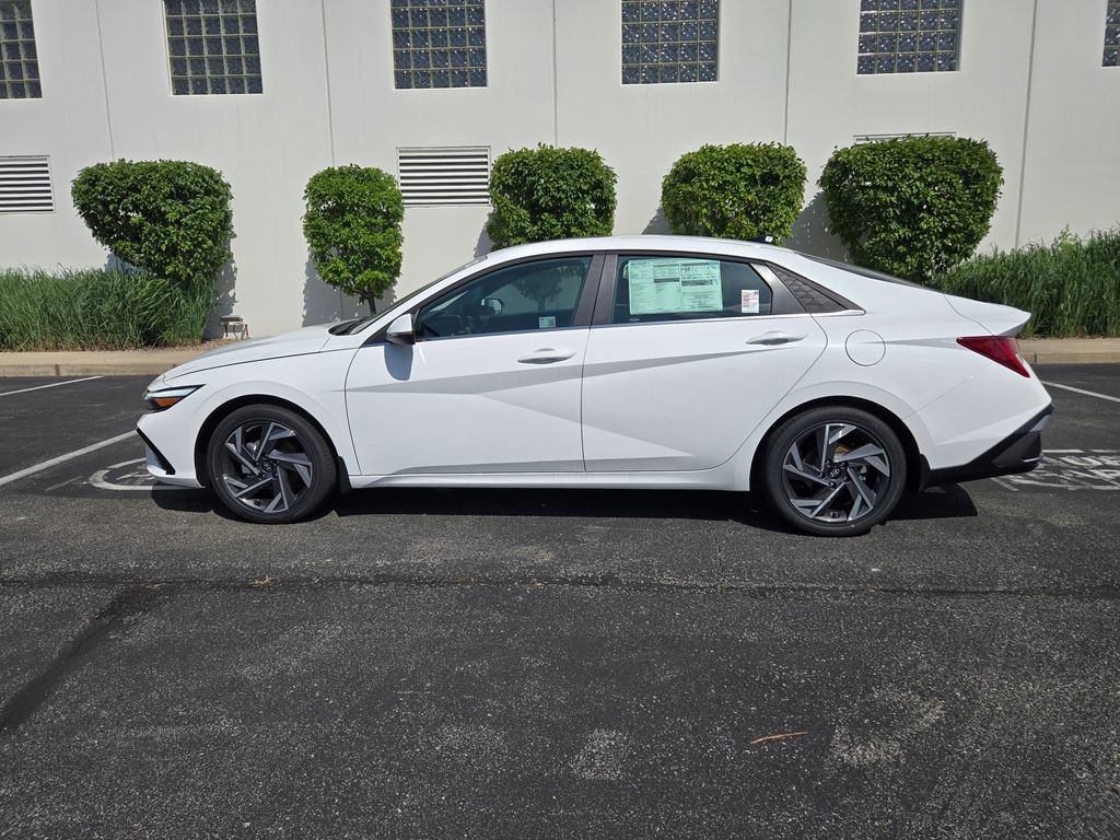 2025 Hyundai Elantra Hybrid Limited photo 4