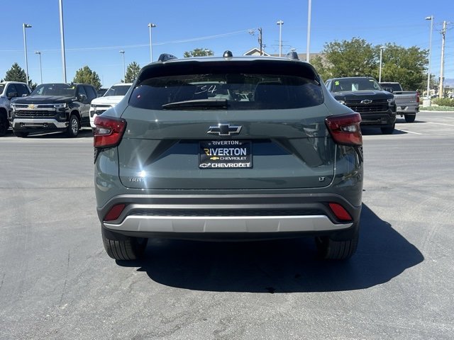 2025 Chevrolet Trax LT photo 8