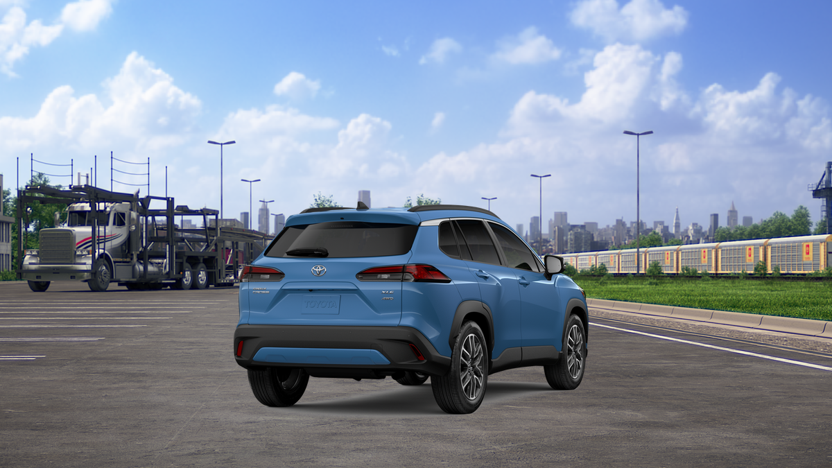 2026 Toyota Corolla Cross XLE photo 7