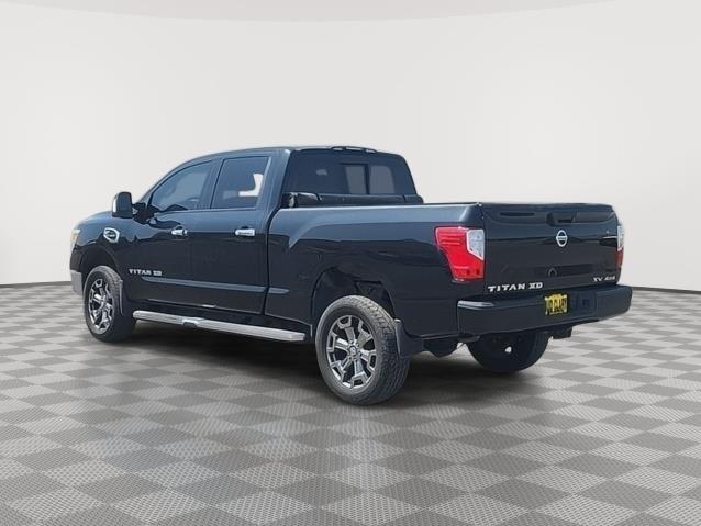 2017 Nissan Titan SV photo 3