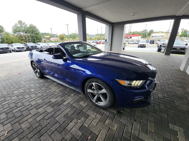 2016 Ford Mustang V6 Convertible photo 5