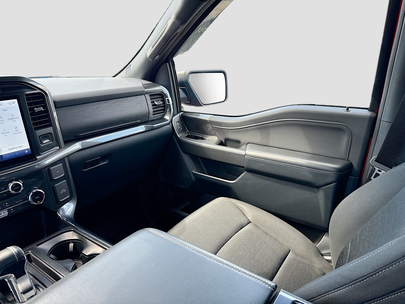 2022 Ford F-150 XLT photo 22
