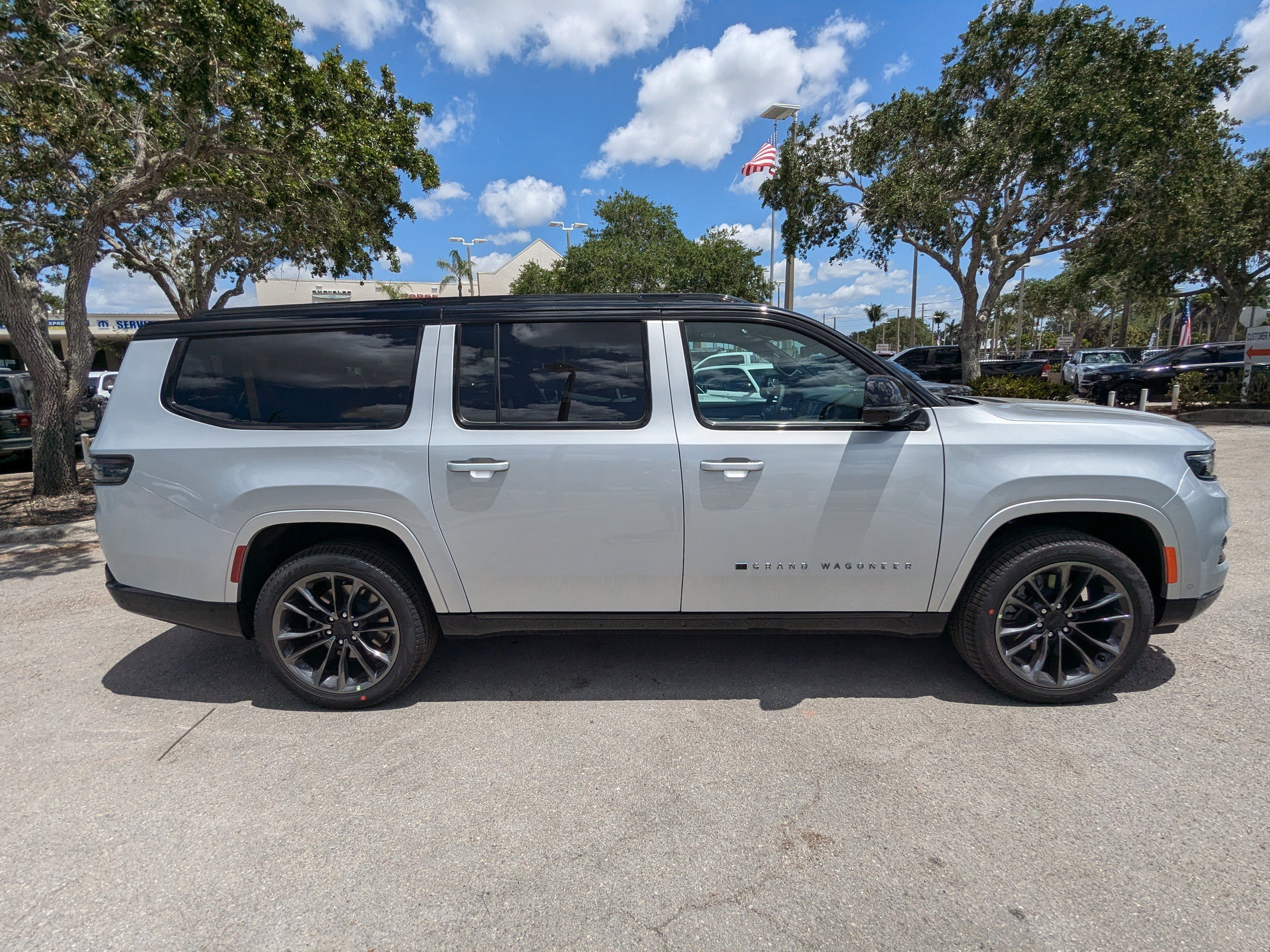 2025 Jeep Grand Wagoneer L III Obsidian photo 4