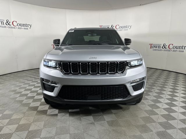 2025 Jeep Grand Cherokee Limited photo 4