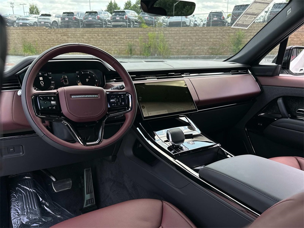 2025 Land Rover Range Rover Sport SE photo 2