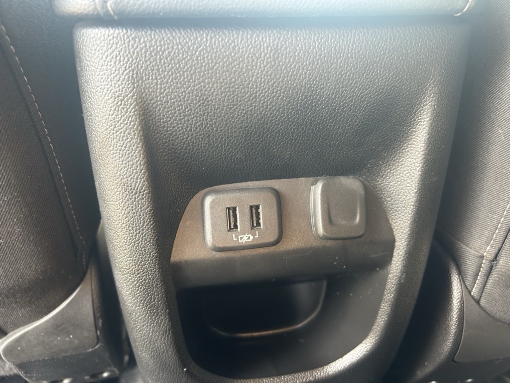 2021 Chevrolet Colorado LT photo 25
