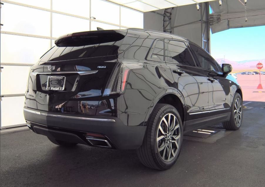 2021 Cadillac XT5 Sport photo 3
