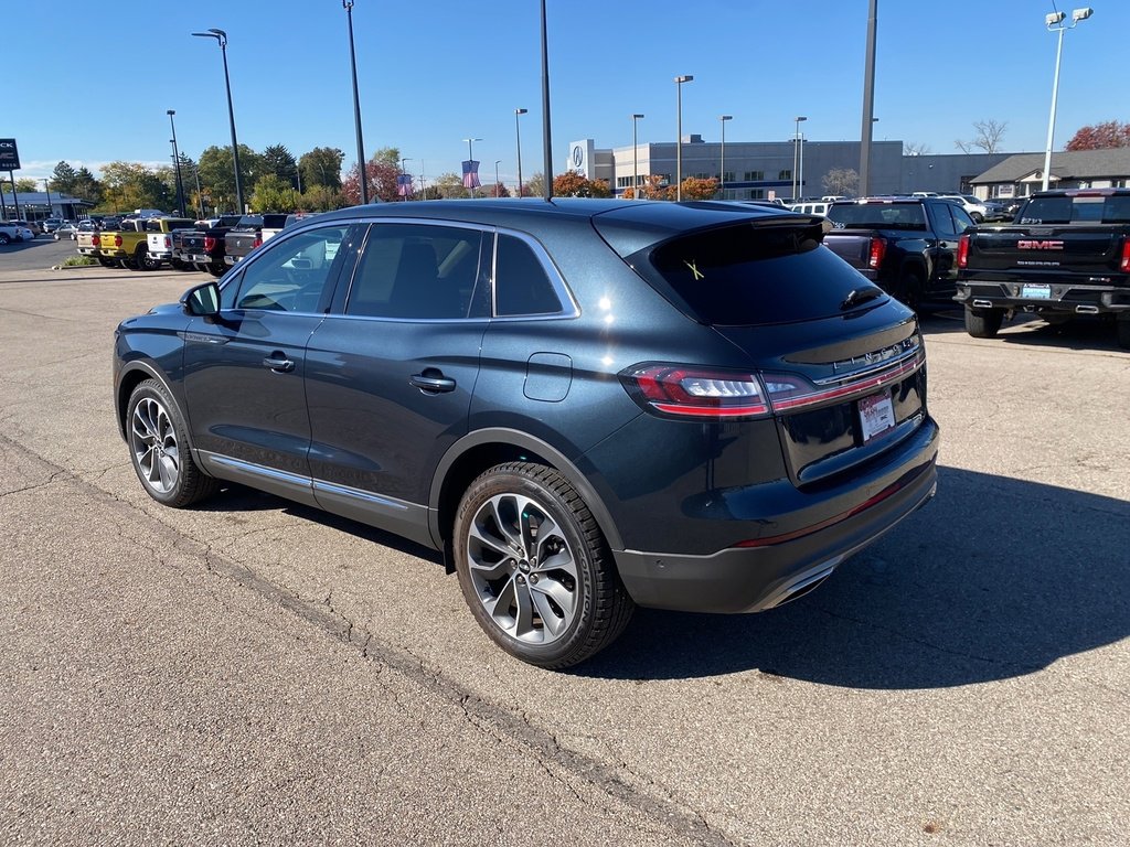 2023 Lincoln Nautilus Reserve photo 3