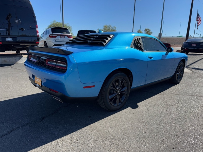 2023 Dodge Challenger SXT photo 4