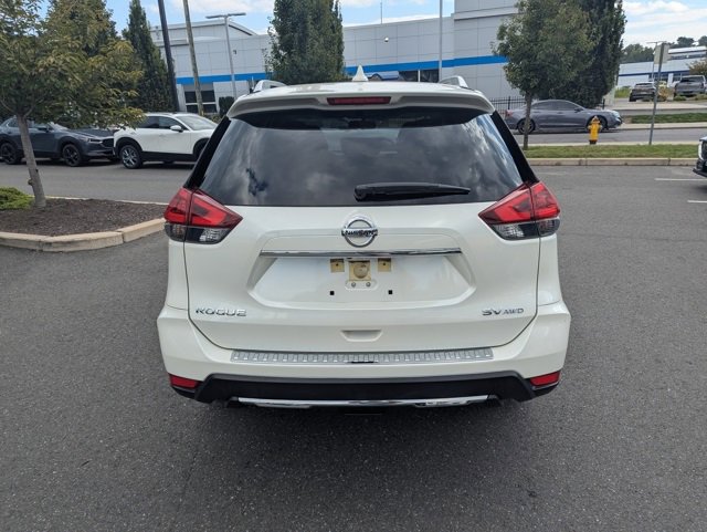 2018 Nissan Rogue SV photo 3