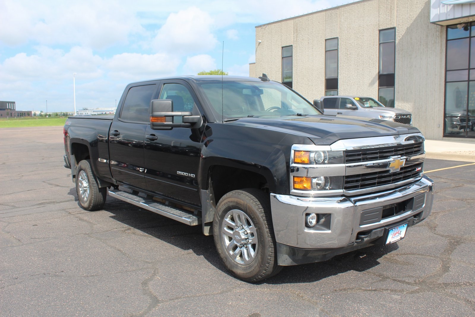 Used 2017 Chevrolet Silverado 2500HD LT with VIN 1GC1KVEG1HF228986 for sale in Luverne, Minnesota