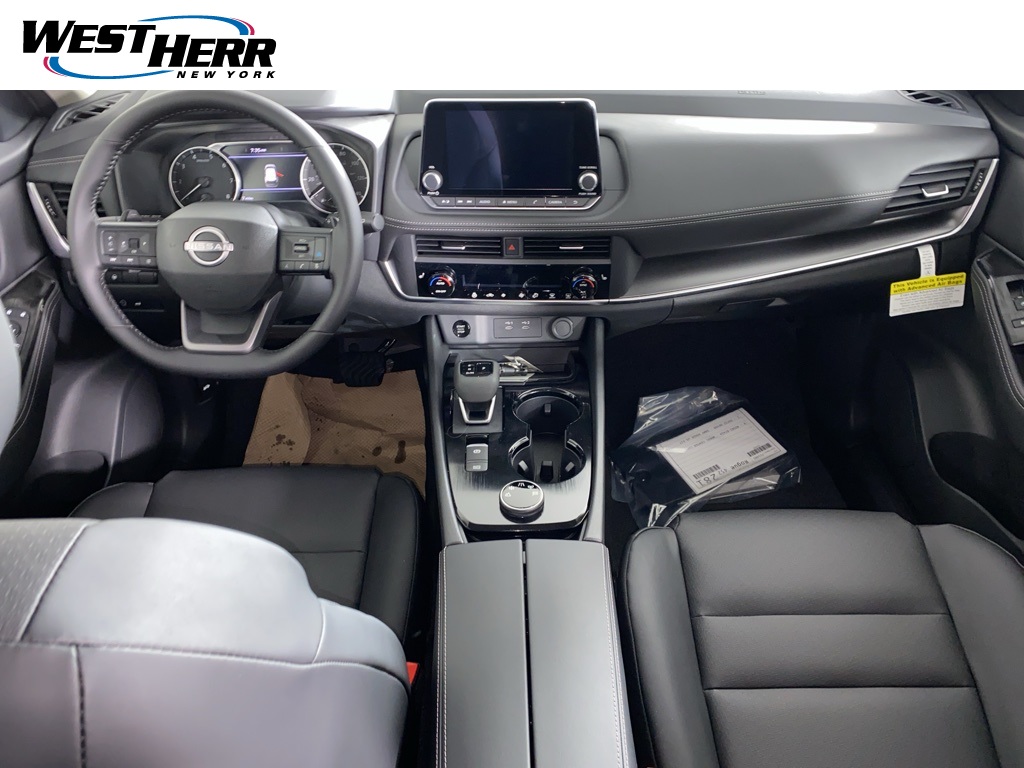 2026 Nissan Rogue SV's photo