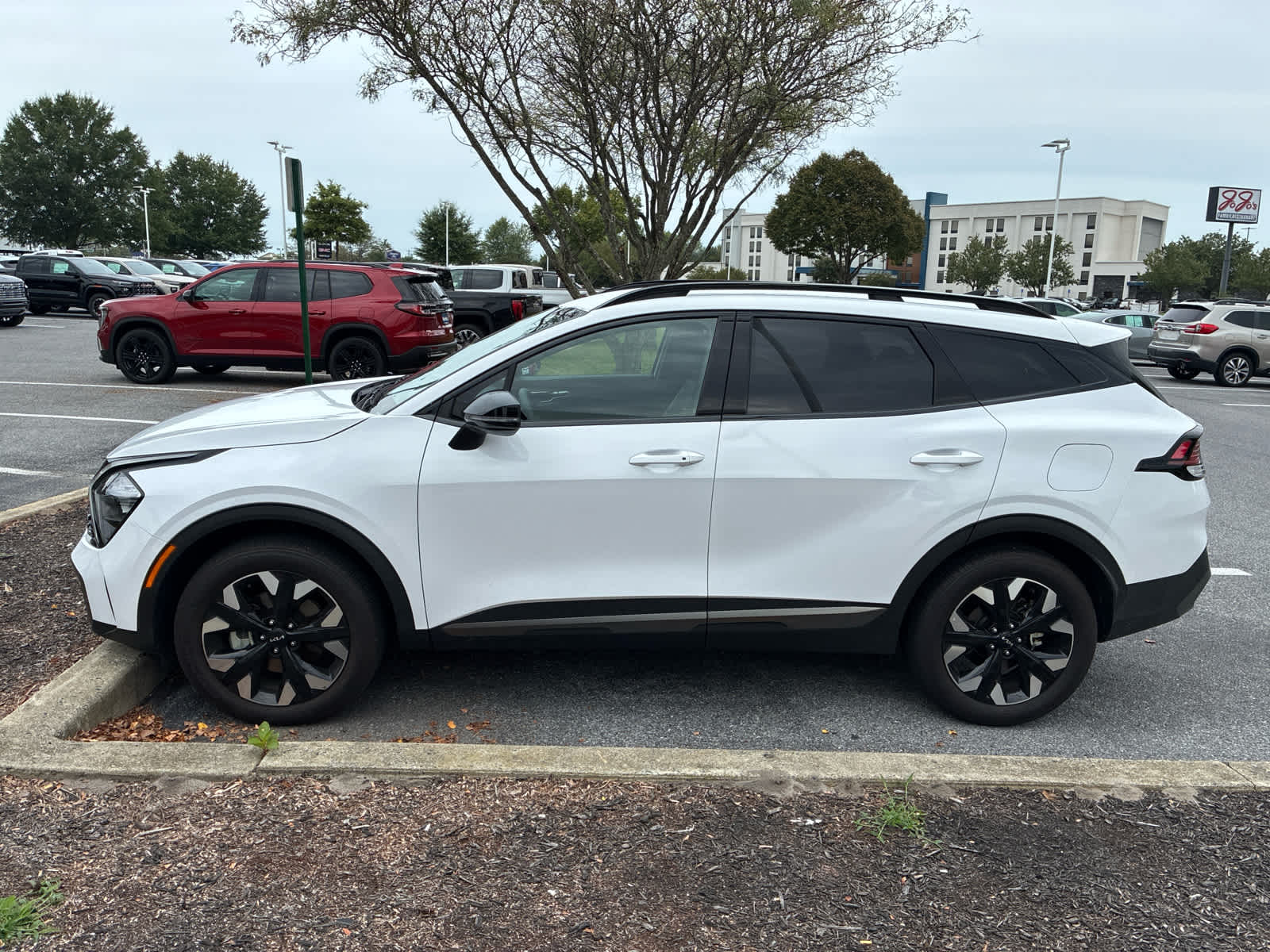 2023 Kia Sportage X-Line photo 2