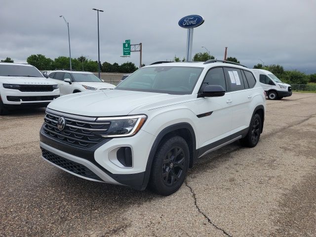 2024 Volkswagen Atlas Peak Edition SE Technology photo 16