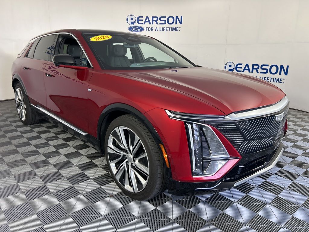 2024 Cadillac Lyriq Luxury photo 4