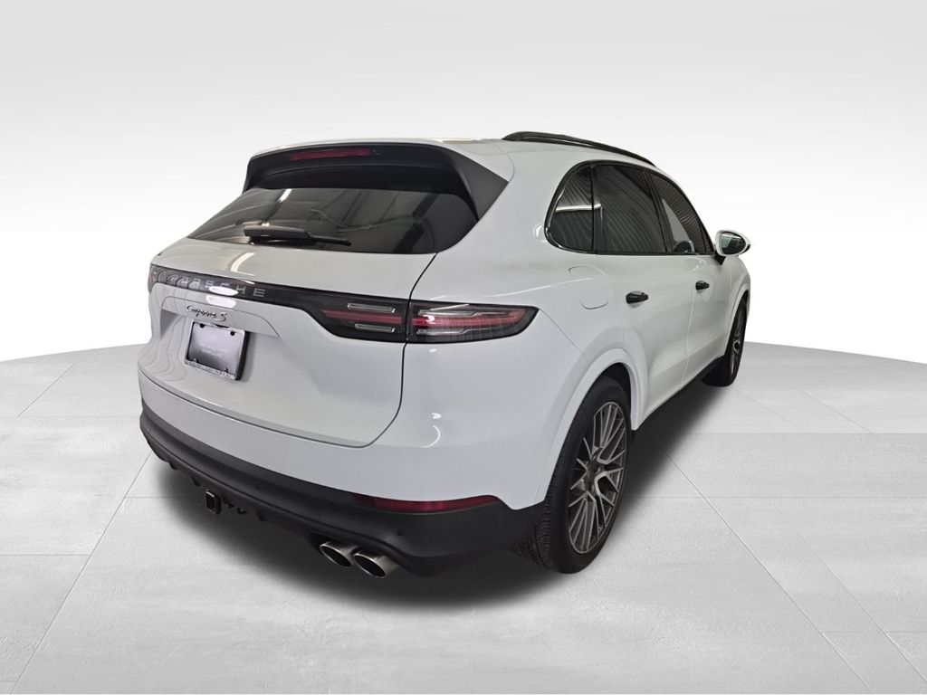 2022 Porsche Cayenne S photo 4
