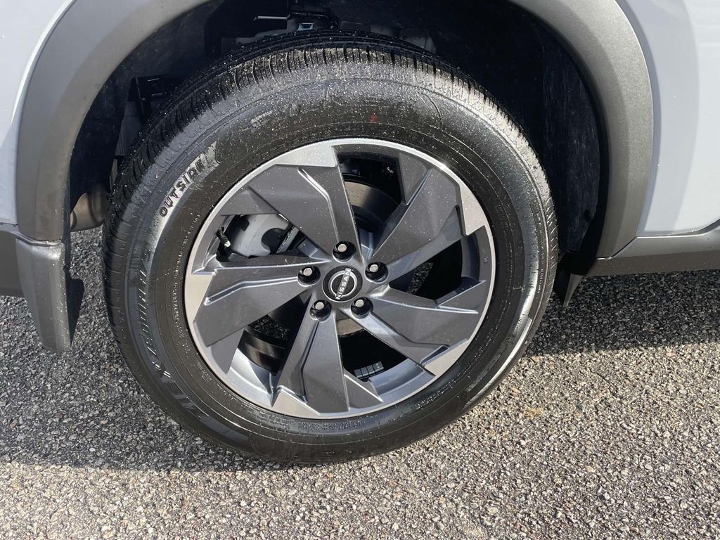 2026 Nissan Rogue SV photo 2