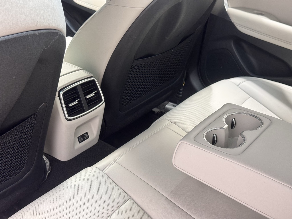 2025 Genesis G70 2.5T photo 20