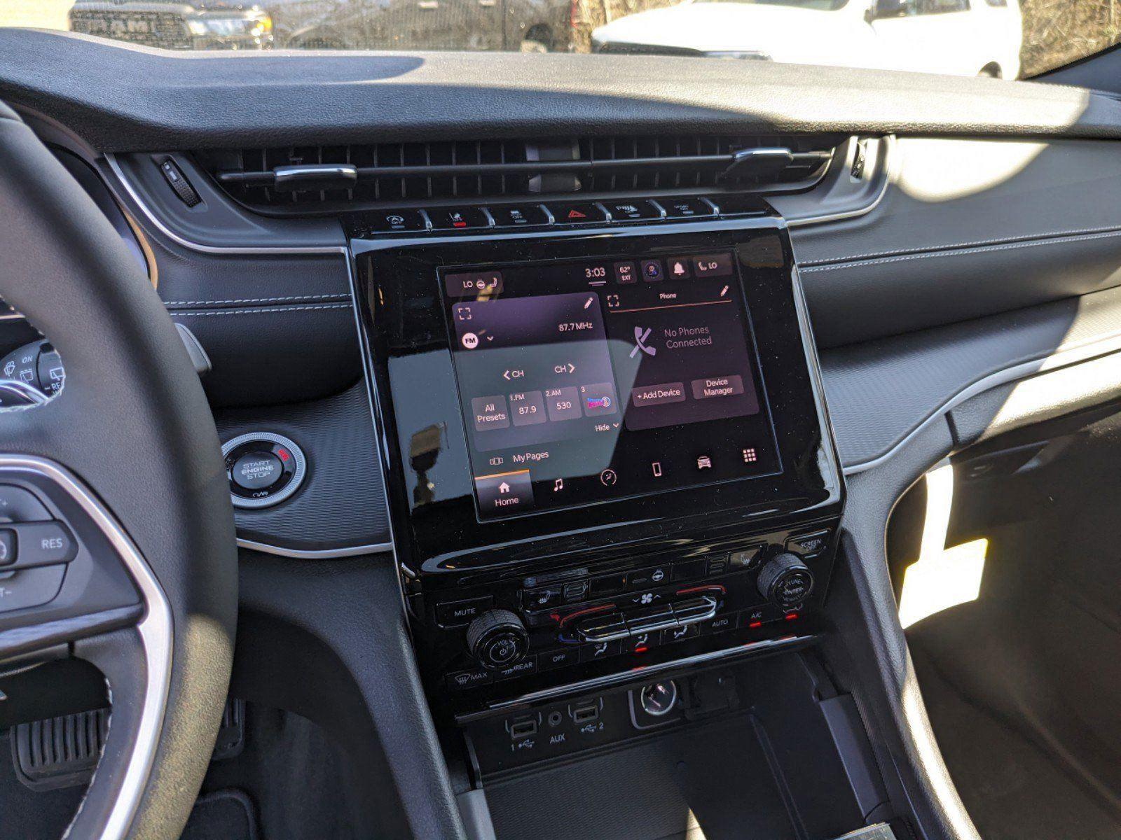 2025 Jeep Grand Cherokee Laredo X photo 10