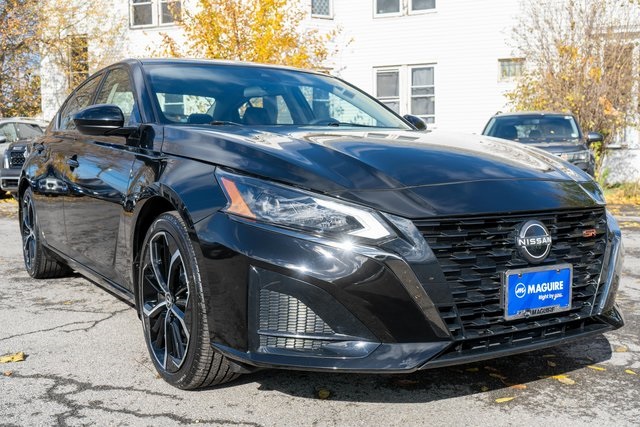 2024 Nissan Altima 2.5 SR photo 3