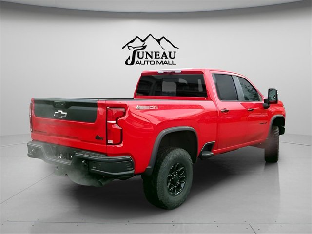 2025 Chevrolet Silverado 2500HD ZR2 photo 2