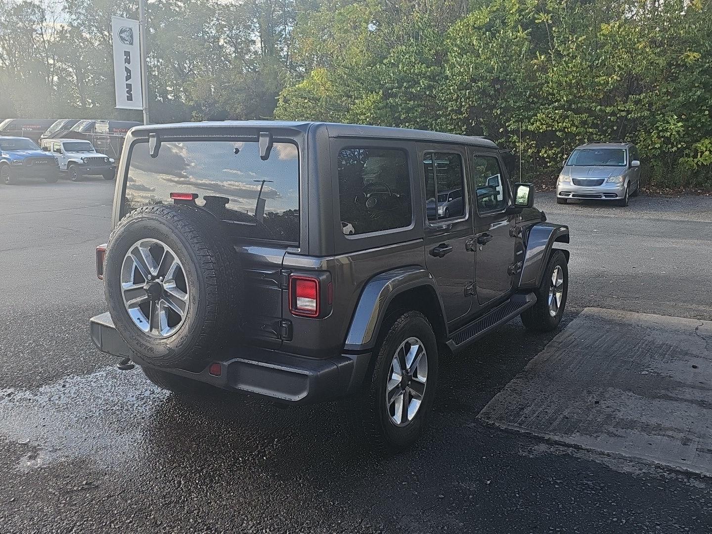 2021 Jeep Wrangler Unlimited Sahara photo 7
