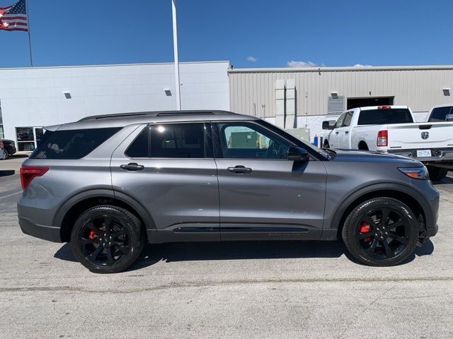 2024 Ford Explorer ST photo 5