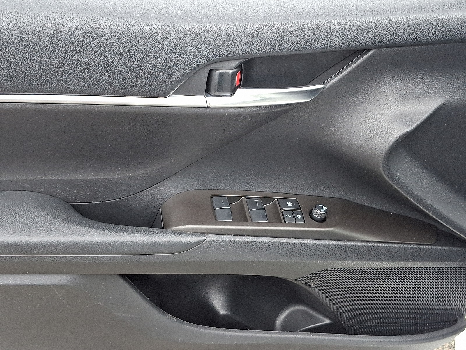 2023 Toyota Camry SE photo 13