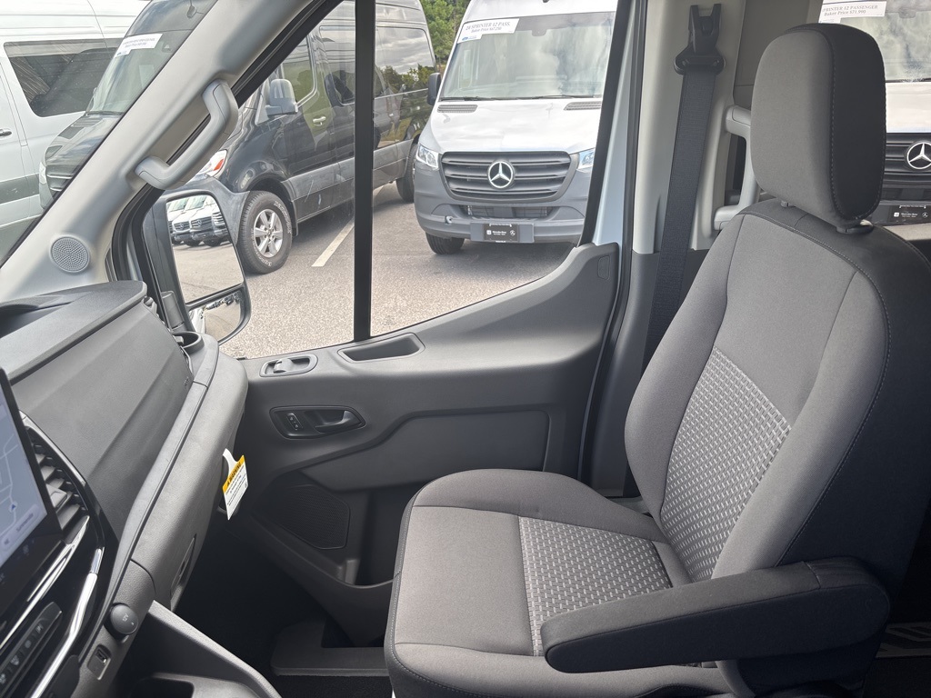 2025 Ford Transit Passenger XLT photo 41