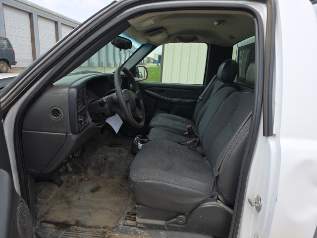 2006 Chevrolet Silverado 1500 Work Truck photo 13