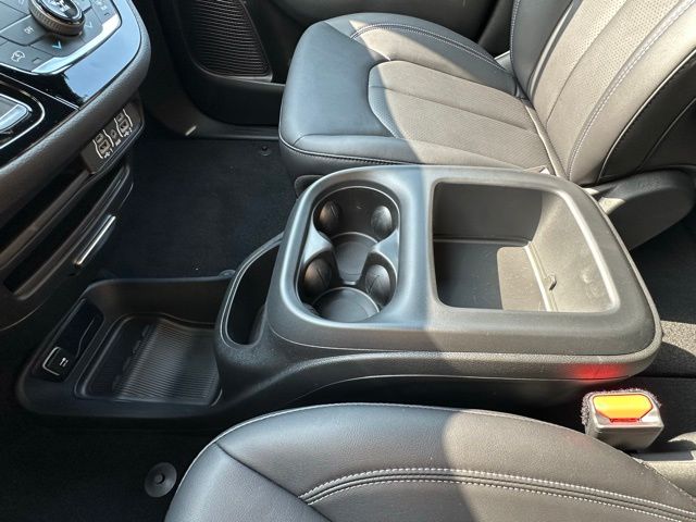 2025 Chrysler Pacifica photo 24