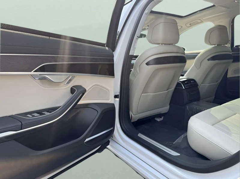 2025 Audi A8 L 55 photo 17