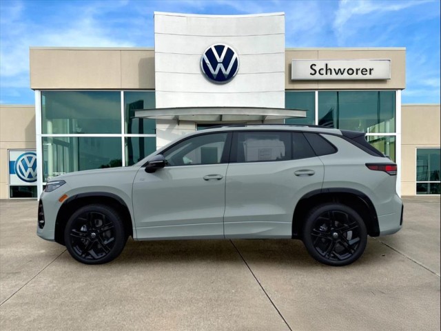 2026 Volkswagen Tiguan SE R-LINE BLACK's photo