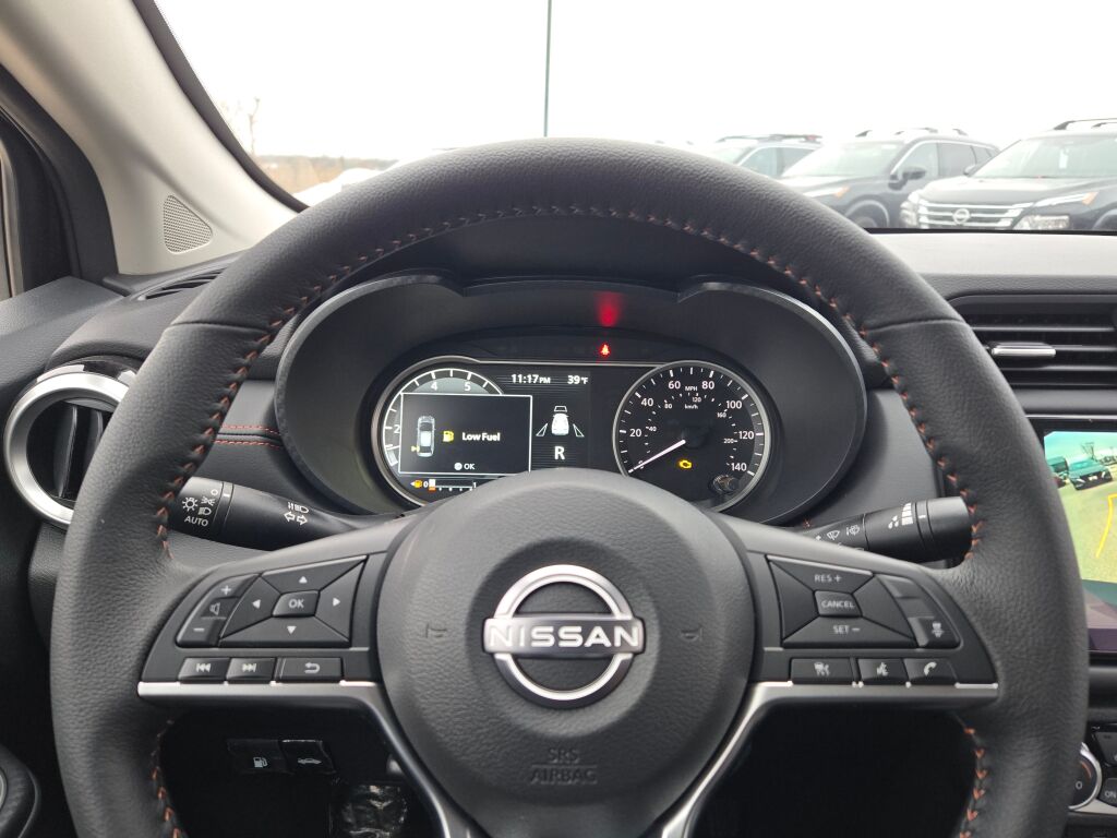 2025 Nissan Versa SR's photo