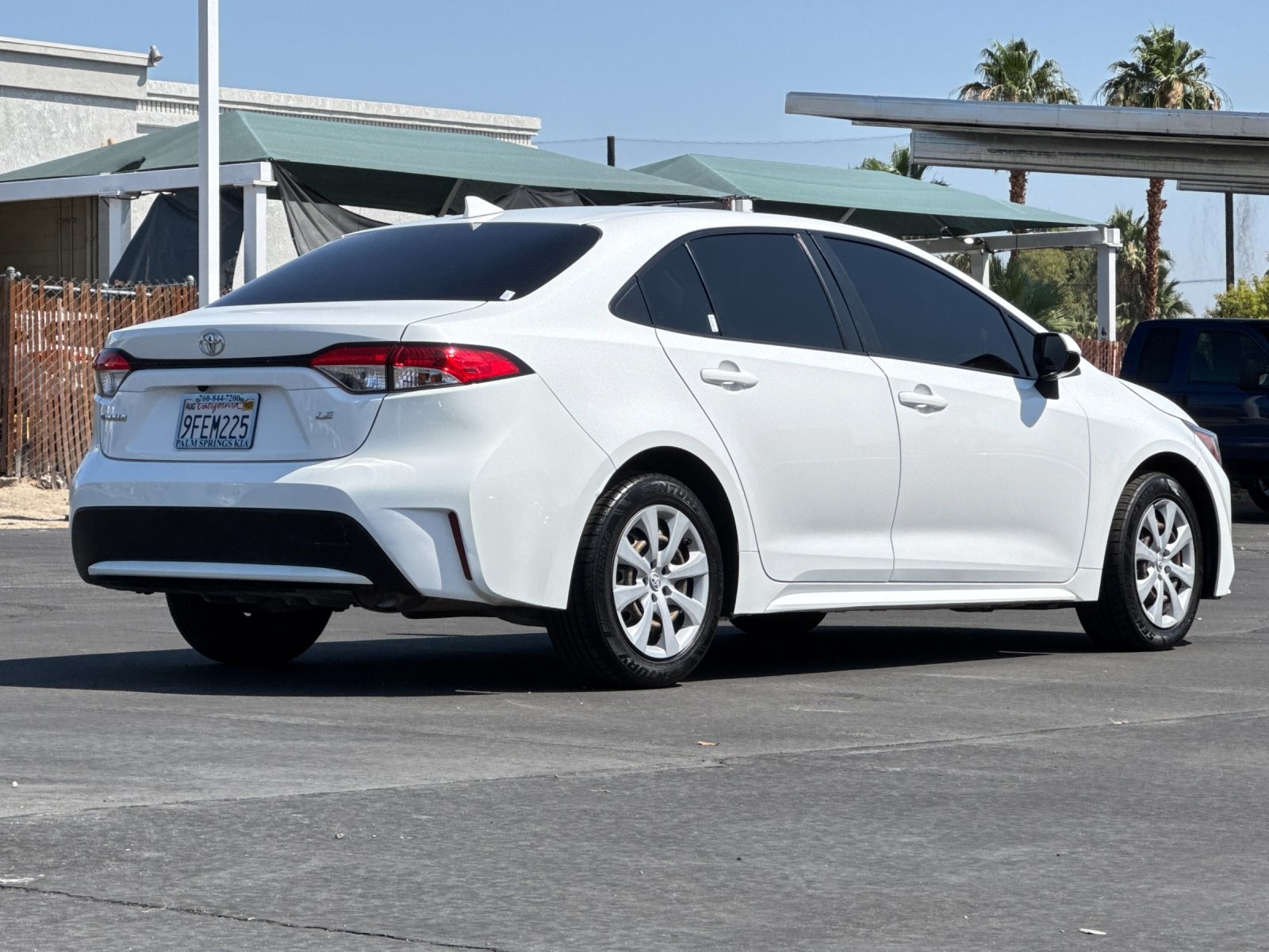 2021 Toyota Corolla LE photo 2