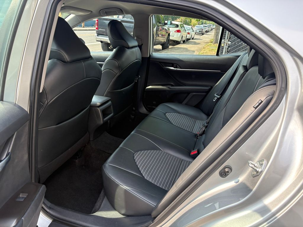 2021 Toyota Camry SE photo 27