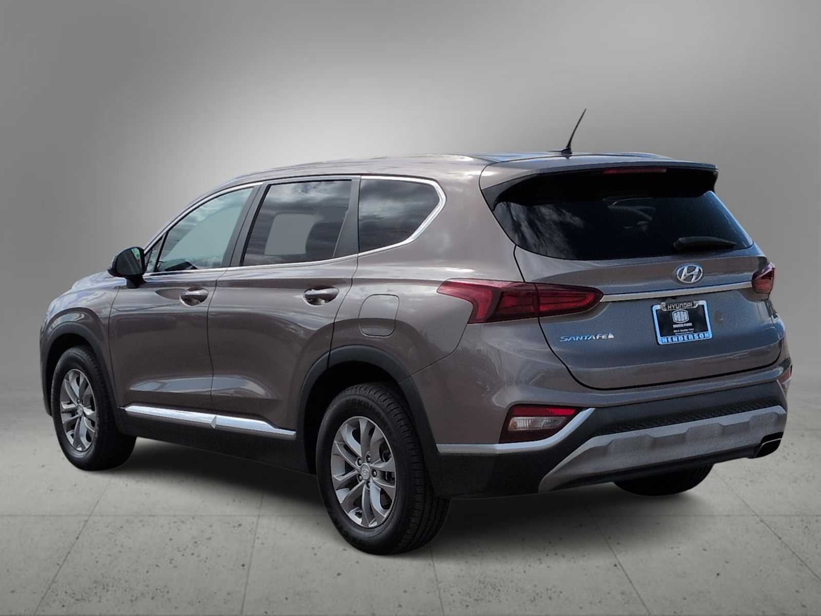 2019 Hyundai Santa Fe SE photo 3