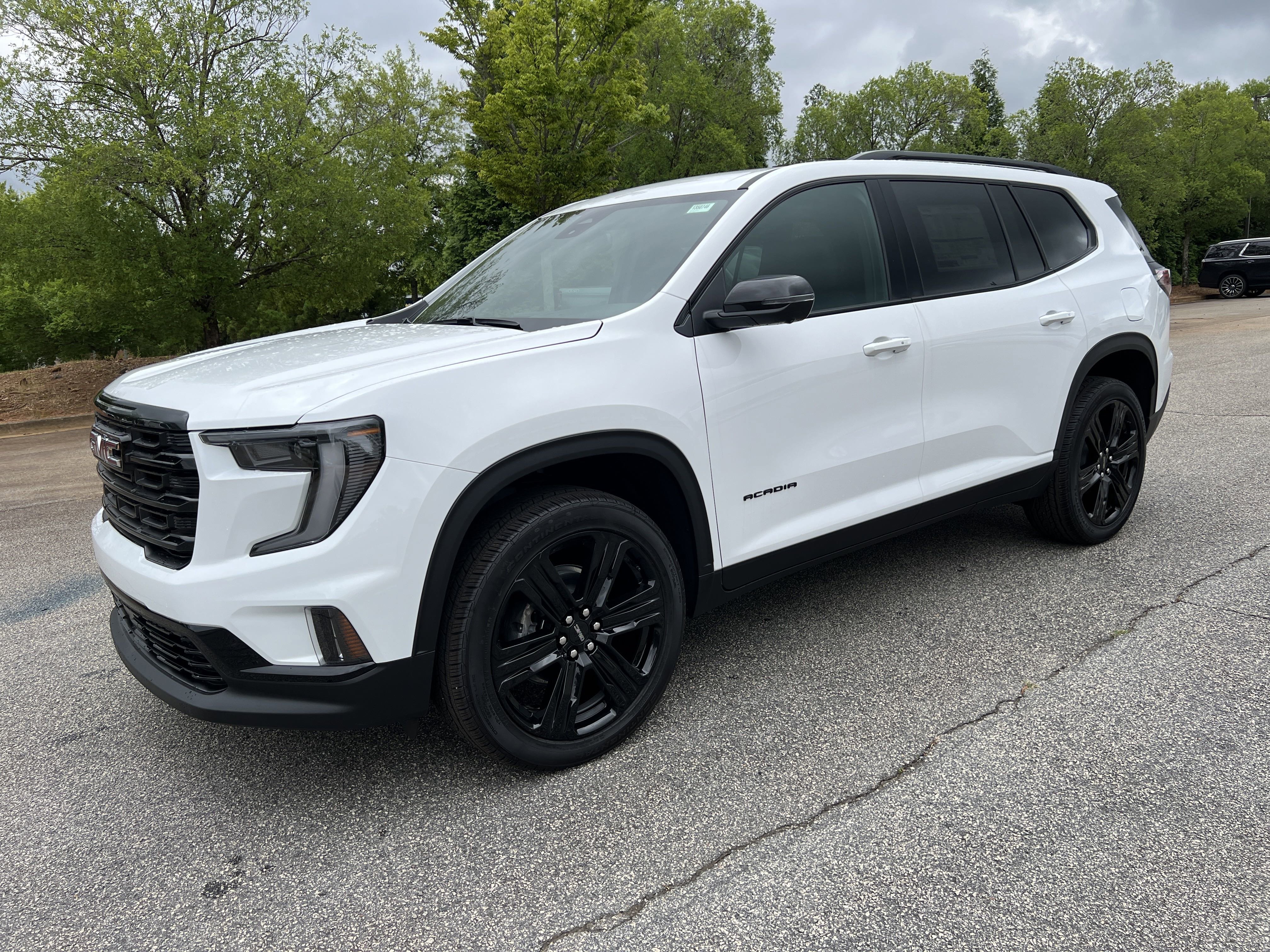 2025 GMC Acadia Elevation's photo