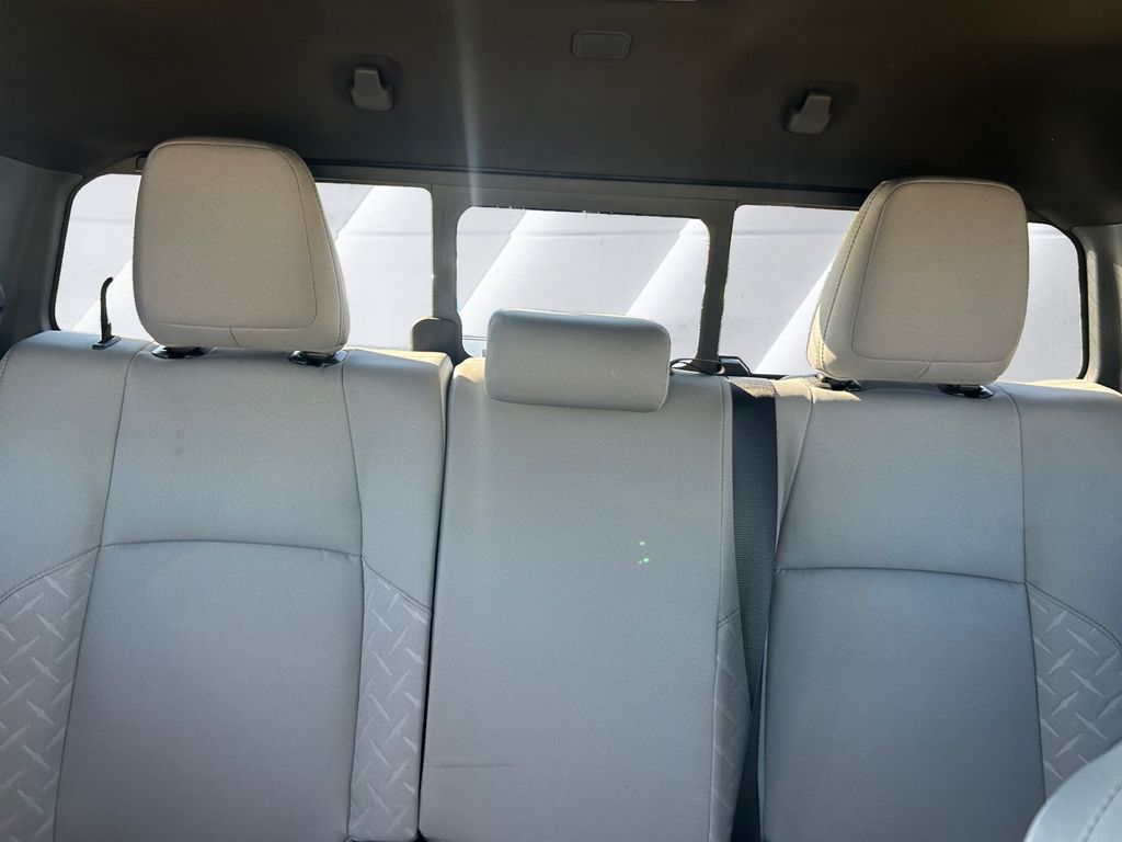 2024 Toyota Tacoma SR5 photo 12