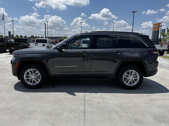 2025 Jeep Grand Cherokee Laredo X photo 4