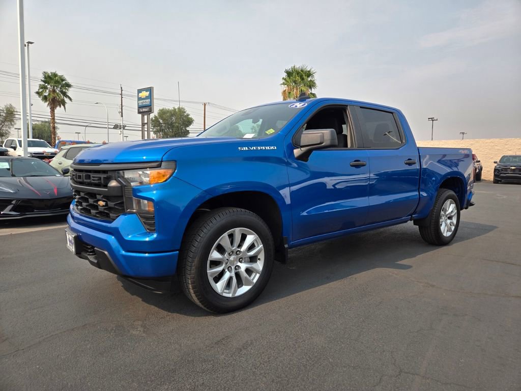 2024 Chevrolet Silverado 1500 Custom photo 2
