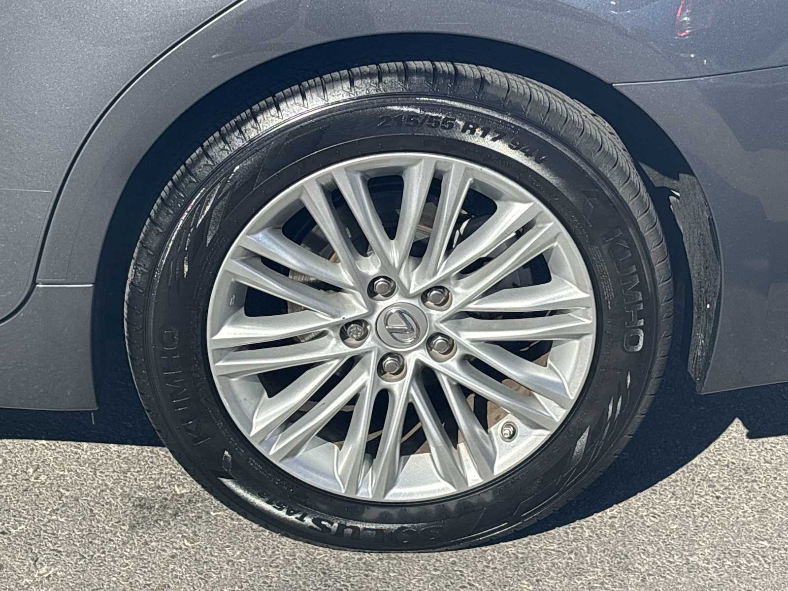 2017 Lexus ES 350 photo 11