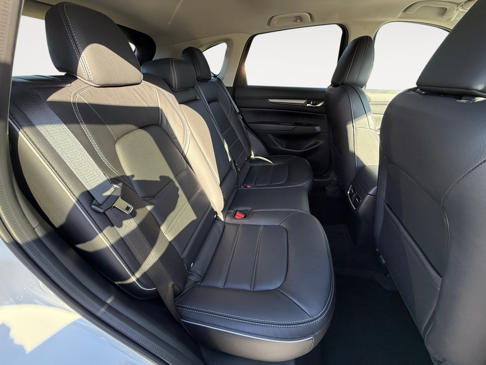 2025 Mazda CX-5 2.5 S Preferred Preferred photo 18