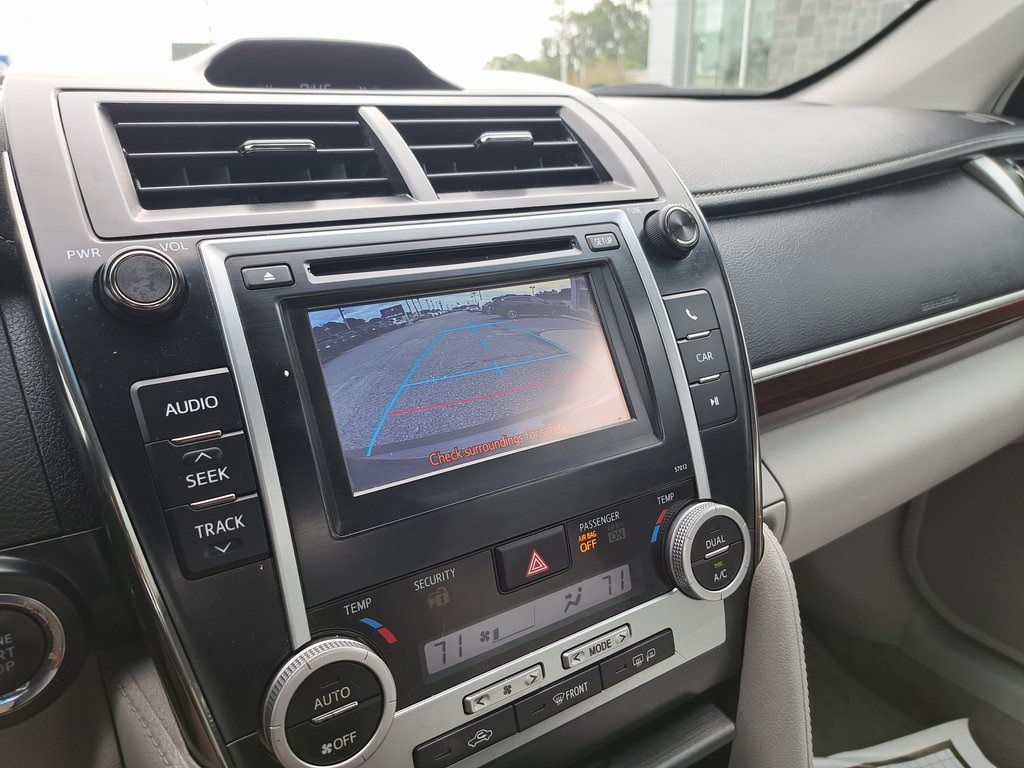 2012 Toyota Camry XLE photo 11