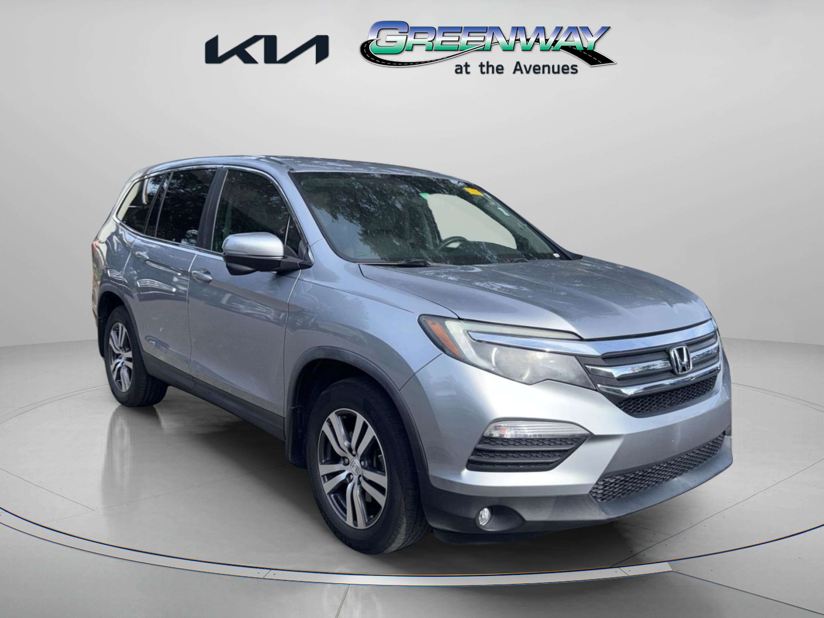 2017 Honda Pilot EX's photo