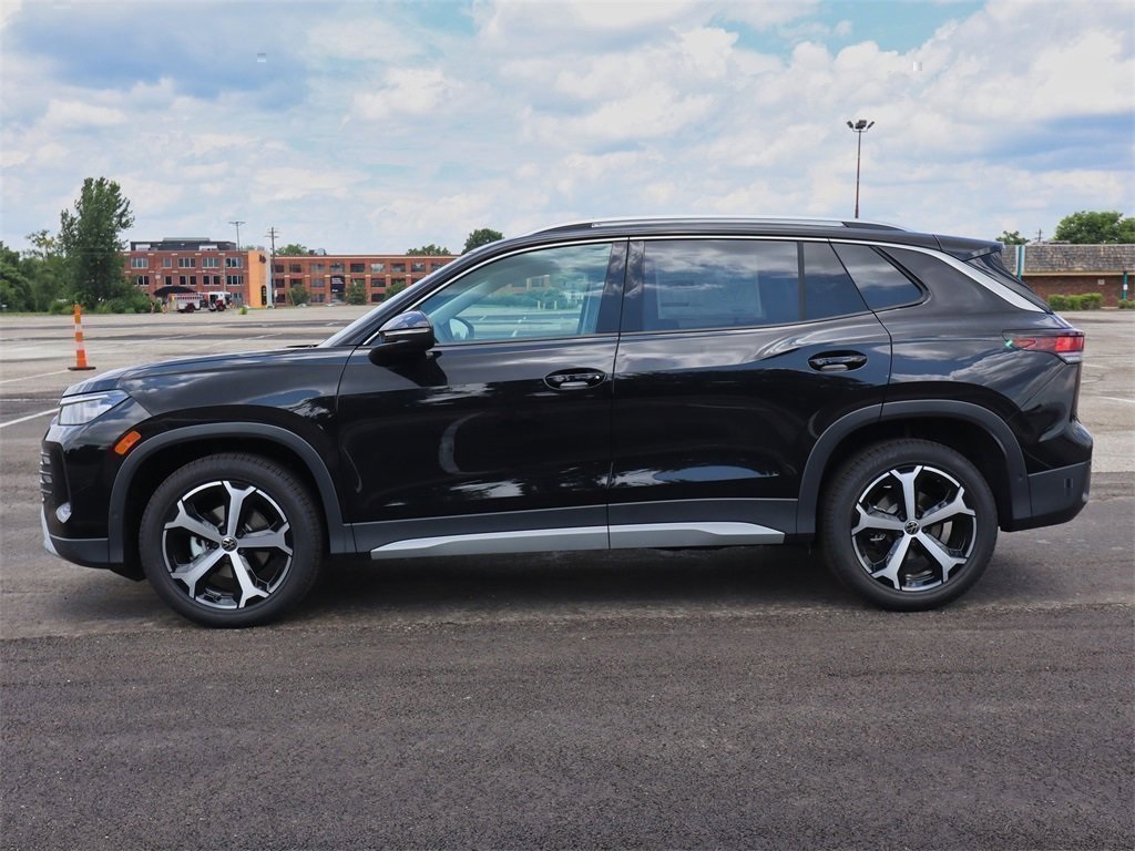 2025 Volkswagen Tiguan SE photo 2