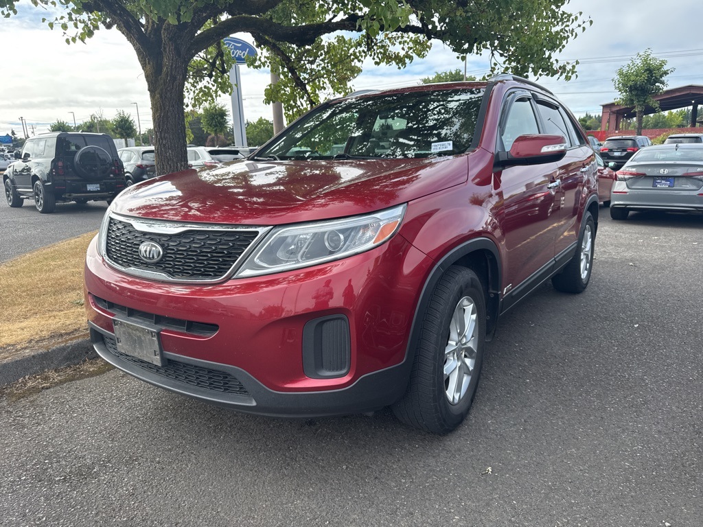 Used 2014 Kia Sorento LX with VIN 5XYKTDA7XEG497353 for sale in Hillsboro, OR