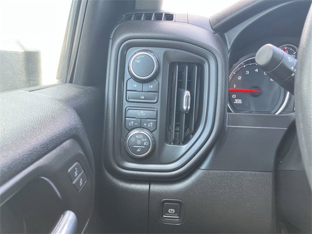 2021 Chevrolet Silverado 2500HD Custom photo 8
