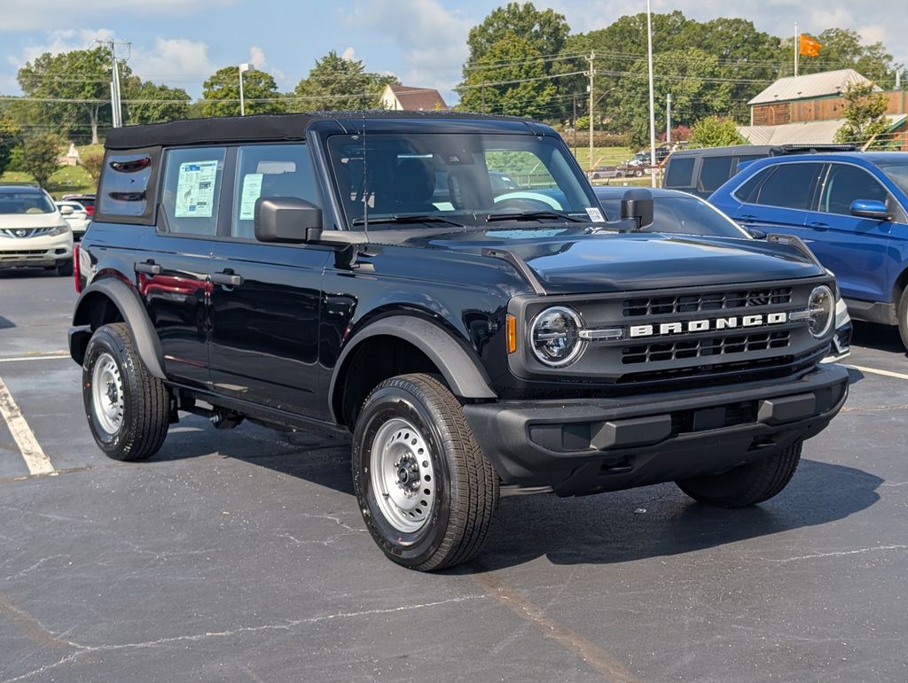 2025 Ford Bronco Base photo 2