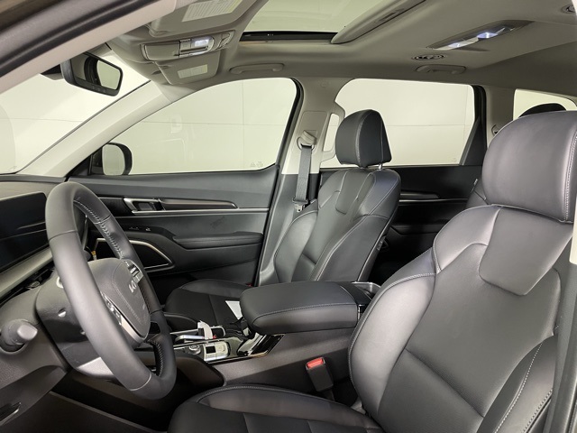 2025 Kia Telluride S photo 14